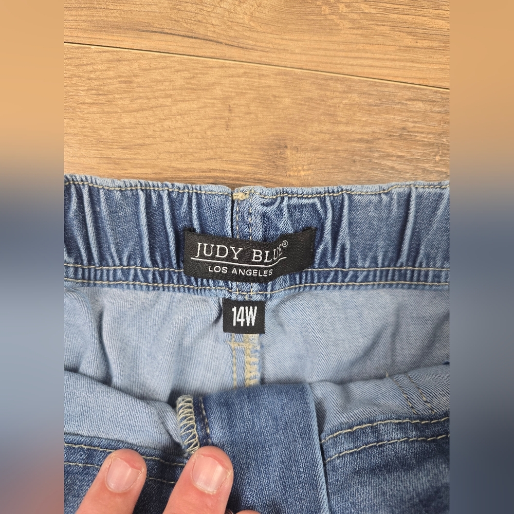 Judy Blue Relaxed Blue Jeans with Drawstring - Picture 3 of 6
